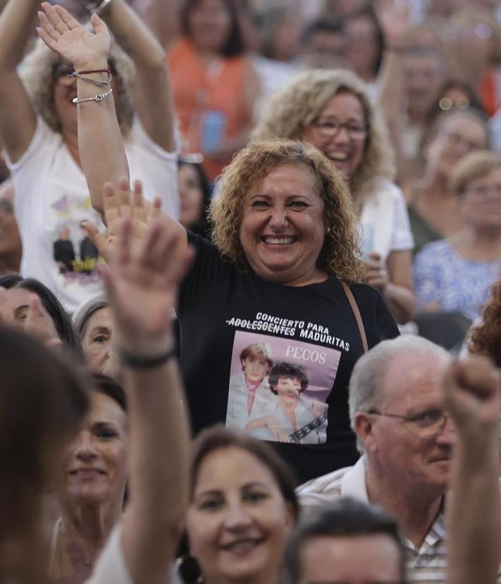 Imagen secundaria 2 - El fenómeno fan no caduca con Pecos: noche 'revival' en Marenostrum Fuengirola
